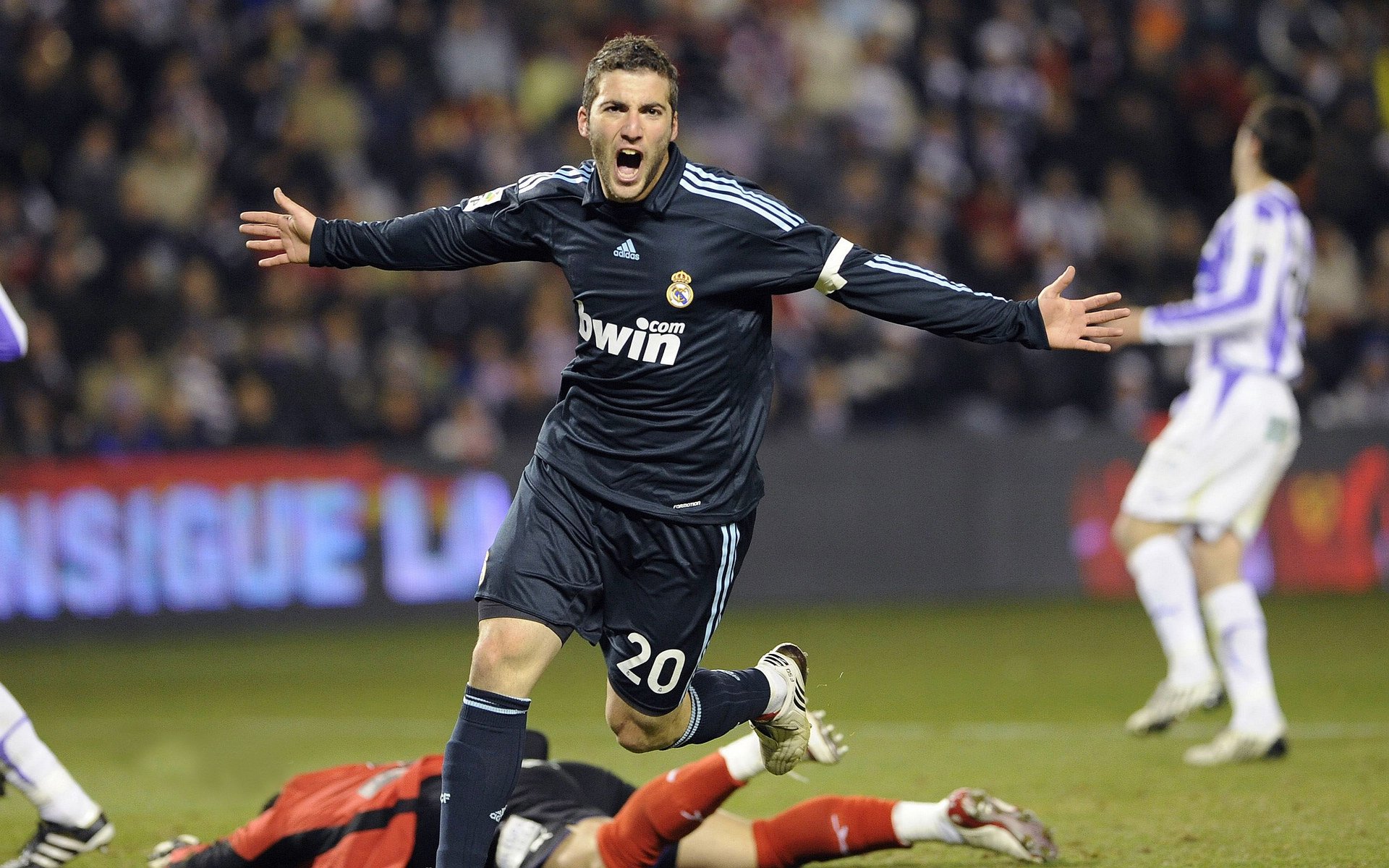 ky开元首存彩金 -全运会转会风云：上海申花盯上锋线强援，维尼修斯或成交易筹码