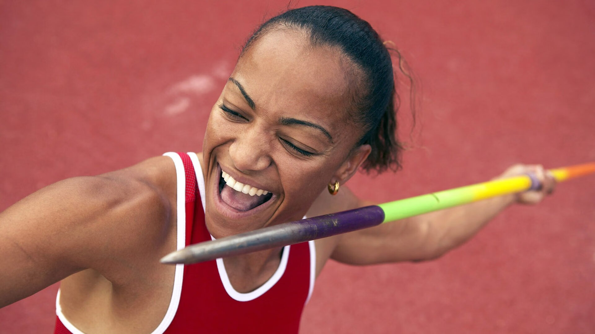 辛纳赛点兑现，热刺淘汰巴塞罗那晋级四强，主帅激动落泪